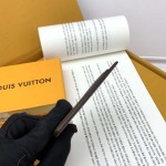 2025年3月17日新品 カードホルダーM12602  Louis Vuitton Monogram Macassar  zy工場