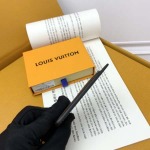 2025年3月17日新品 カードホルダーM12602  Louis Vuitton Monogram Macassar  zy工場