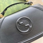 2025年3月17日新品バッグ Gucci 815714 27x17x7cm  zy工場