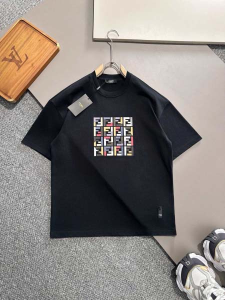 2025年3月19日高品質新作FENDI半袖Tシャツ HoH...