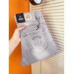 2025年3月21日早春新作 Versaceジーパン luols工場