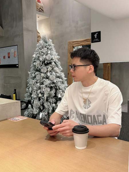 2025年4月4日入荷新作Balenciaga半袖 Tシャツ高級品/LD工場