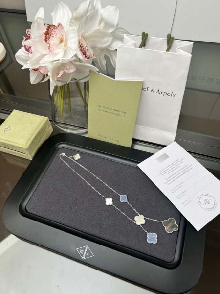 2025年4月4日入荷新品van cleef & arpels Magic Alhsmbraネックレスギフト/誕生日/記念品/アクセサリーxin工場