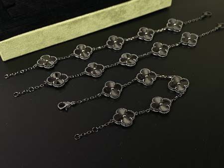 2025年4月4日入荷新品van cleef & arpelsブレスレットギフト/誕生日/記念品/アクセサリーxin工場