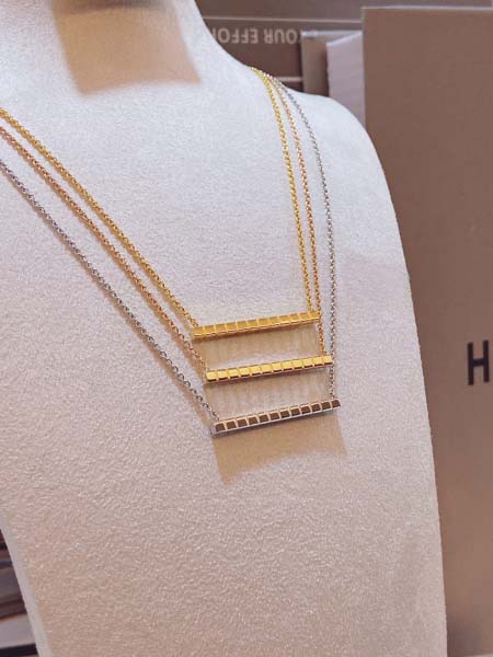 2025年4月4日入荷新品lce Cubeネックレスギフト/誕生日/記念品/アクセサリーxin工場