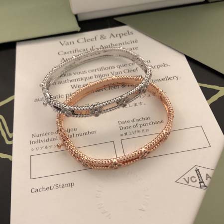 2025年4月4日入荷新品van cleef & arpels腕輪/ブレスレットギフト/誕生日/記念品/アクセサリーxin工場