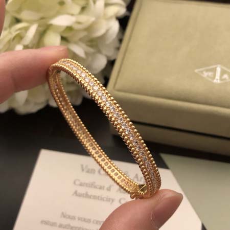 2025年4月4日入荷新品van cleef & arpels腕輪/ブレスレットギフト/誕生日/記念品/アクセサリーxin工場
