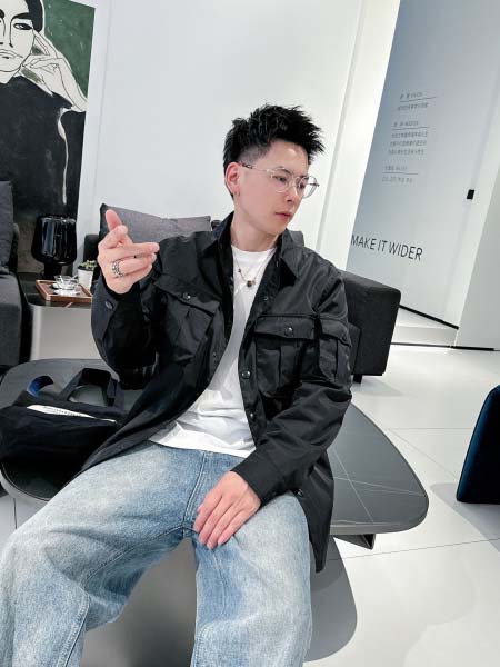 2025年4月8日入荷新作Pradaジャケット高級品/LD工場