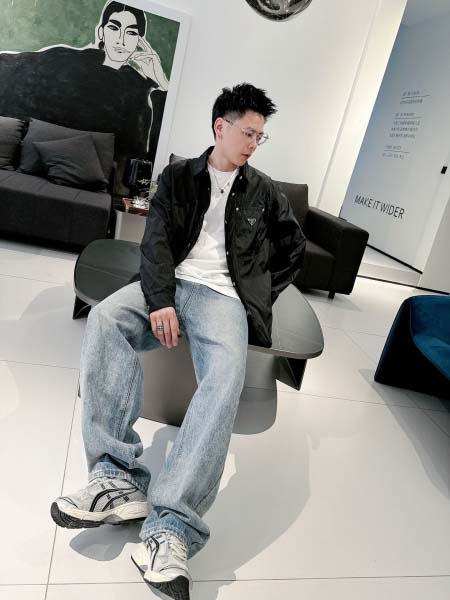 2025年4月8日入荷新作Pradaジャケット高級品/LD工場