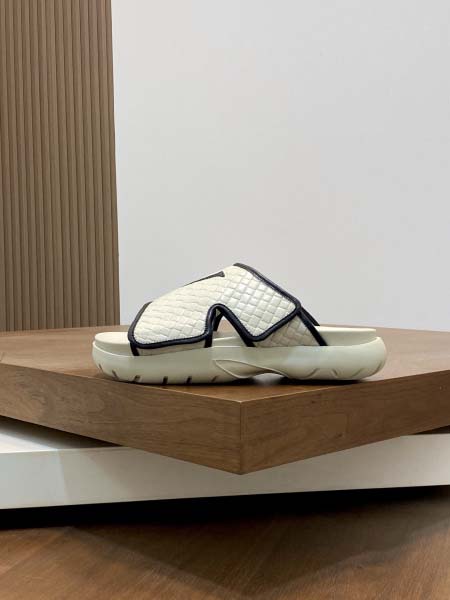 2025年4月11日入荷新品Botteg Venettaスリッパ｜メンズ革靴本革製ギフト/誕生日/TL工場