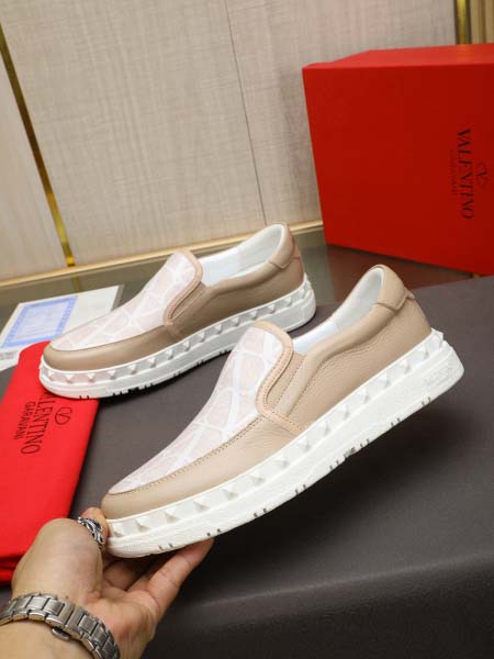 2025年4月11日入荷新品VALENTINOカジュアルシューズ/スニーカー｜メンズ革靴本革製ギフト/誕生日/TL工場