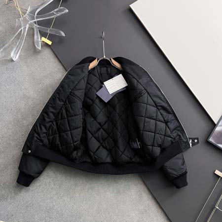 2025年4月13日入荷春夏 新作Pradaジャケット高級なプレゼント/誕生日プレゼント/高品質/メンツ/記念品/ wenzhou工場