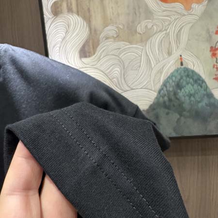 2025年4月19日入荷新作Louis Vuitton半袖Tシャツ 超厳選★誕生日プレゼント/結婚祝い/内祝い/贈り物/YI+YI工場S-XXL