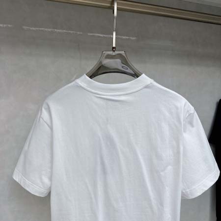 2025年4月19日入荷新作Dior半袖Tシャツ 超厳選★誕生日プレゼント/結婚祝い/内祝い/贈り物/YI+YI工場S-XXL