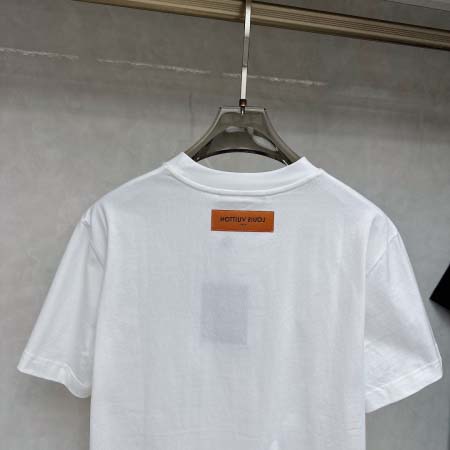 2025年4月19日入荷新作Louis Vuitton半袖Tシャツ 超厳選★誕生日プレゼント/結婚祝い/内祝い/贈り物/YI+YI工場S-XXL