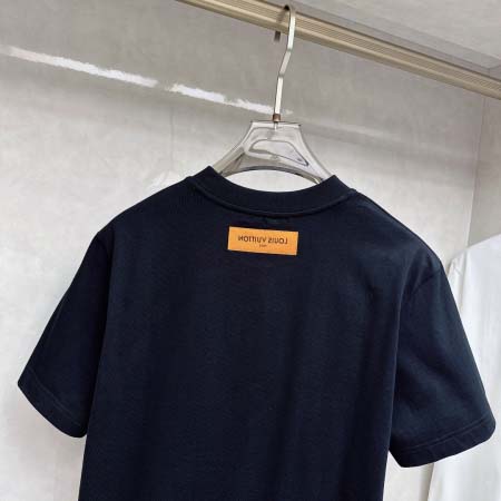 2025年4月19日入荷新作Louis Vuitton半袖Tシャツ 超厳選★誕生日プレゼント/結婚祝い/内祝い/贈り物/YI+YI工場S-XXL