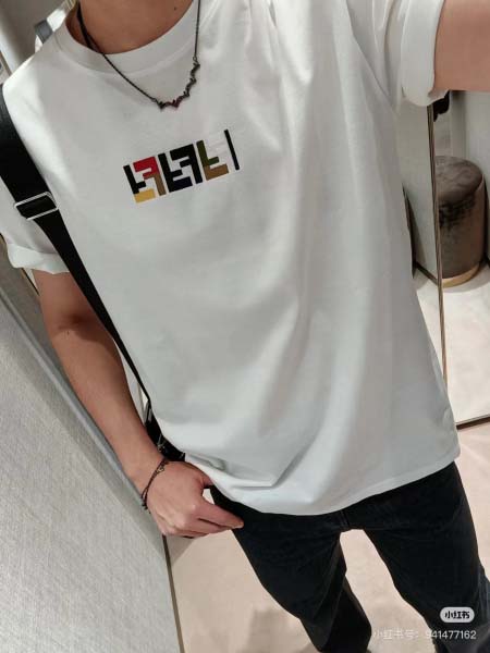 2025年4月19日入荷新作FENDI半袖Tシャツ 超厳選★誕生日プレゼント/結婚祝い/内祝い/贈り物/YI+YI工場S-XXL