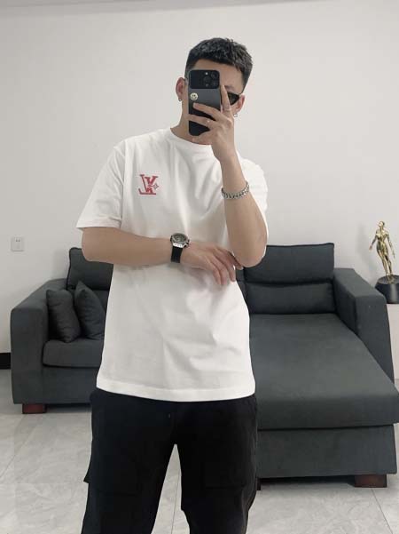 2025年4月21日入荷新作Louis Vuitton半袖 Tシャツ★誕生日プレゼント/結婚祝い/内祝い/贈り物/YI+YI工場S-XXL