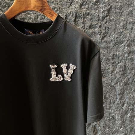 2025年4月21日入荷新作Louis Vuitton半袖 Tシャツ★誕生日プレゼント/結婚祝い/内祝い/贈り物/YI+YI工場S-XXL