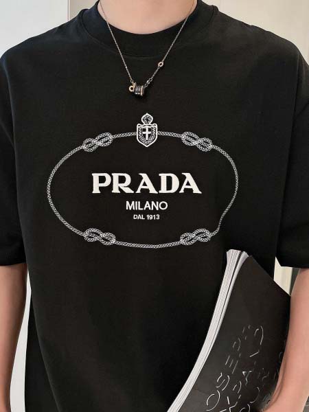 2025年4月22日入荷新作Prada 半袖 Tシャツ★誕生日プレゼント/ファッションの流行/贈り物/YI+YI工場S-XXL