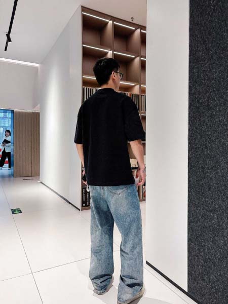 2025年4月22日入荷新作FENDI 半袖 Tシャツ★誕生日プレゼント/ファッションの流行/贈り物/YI+YI工場S-2XL