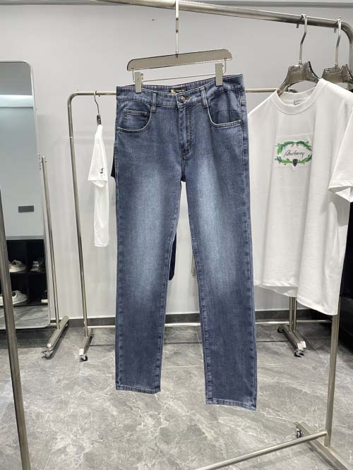 2025年4月23日入荷新作burberryジーパン 原版复刻高級品超厳選★入手困難/誕生日プレゼント/yinx工場