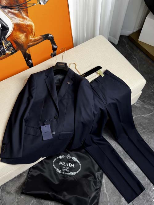 2025年4月23日入荷新作Pradaウールスーツのセット 原版复刻高級品超厳選★入手困難/誕生日プレゼント/yinx工場