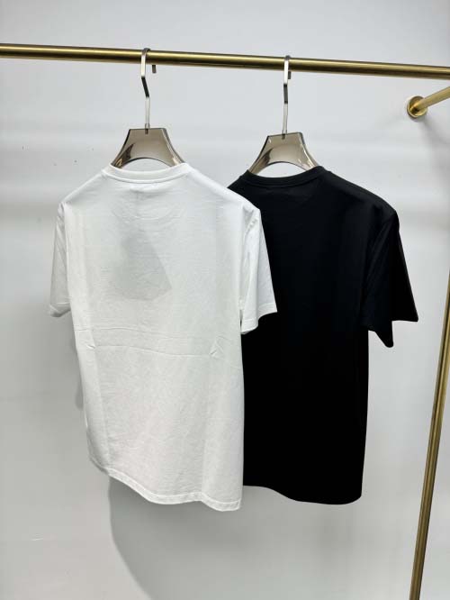 2025年4月23日入荷新作PRADA半袖Tシャツ 原版复刻高級品超厳選★入手困難/誕生日プレゼント/yinx工場