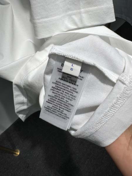 2025年4月24日入荷新作burberry半袖Tシャツ 原版复刻高級品香港の会社超厳選★入手困難/誕生日プレゼント/yinx工場M-3XL