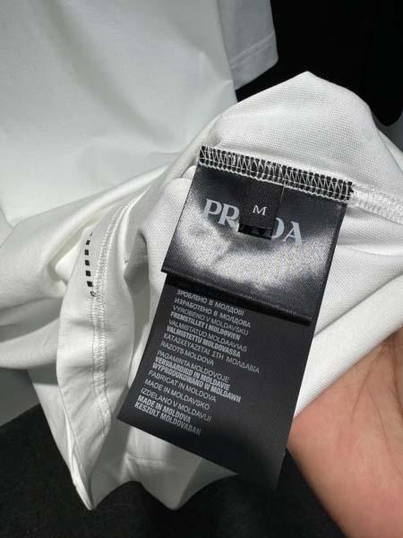 2025年4月24日入荷新作PRADA半袖Tシャツ 原版复刻高級品香港の会社超厳選★入手困難/誕生日プレゼント/yinx工場S-XXL