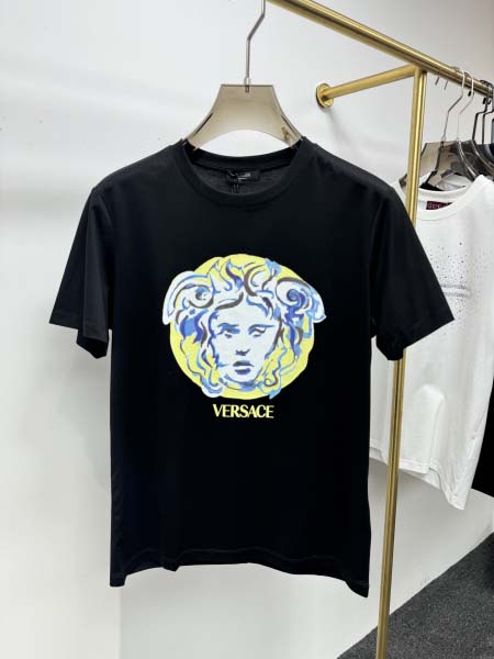 2025年4月24日入荷新作Versace半袖Tシャツ 原版复刻高級品香港の会社超厳選★入手困難/誕生日プレゼント/yinx工場M-XXXL