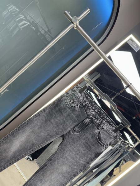 2025年4月24日入荷新作burberryジーパン 原版复刻高級品香港の会社超厳選★入手困難/誕生日プレゼント/yinx工場29-38