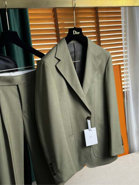 2025年4月25日入荷新作Diorスーツのセット 原版复刻高級品香港の会社超厳選★入手困難/誕生日プレゼント/yinx工場