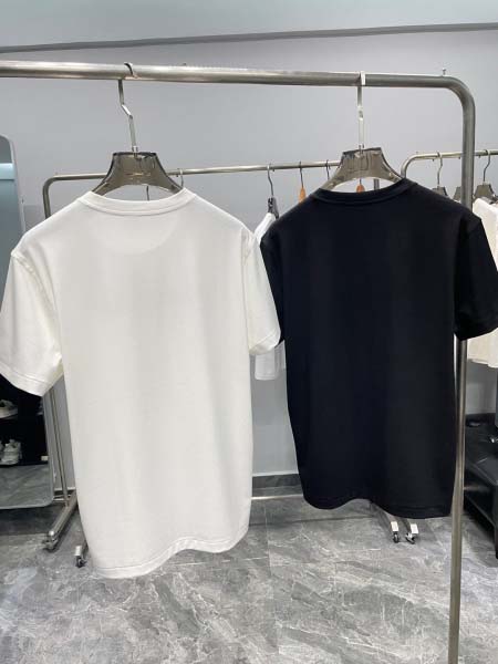 2025年4月25日入荷新作MONCLER半袖Tシャツ 原版复刻高級品香港の会社超厳選★入手困難/誕生日プレゼント/yinx工場