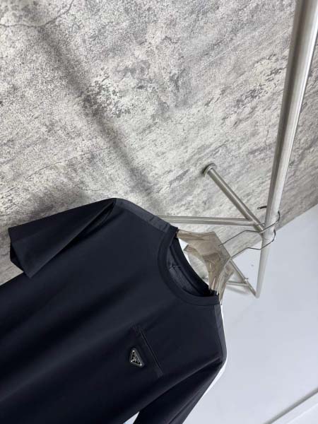 2025年4月25日入荷新作Prada半袖Tシャツ 原版复刻高級品香港の会社超厳選★入手困難/誕生日プレゼント/yinx工場