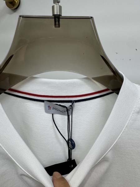 2025年4月25日入荷新作MONCLER半袖Tシャツ 原版复刻高級品香港の会社超厳選★入手困難/誕生日プレゼント/yinx工場