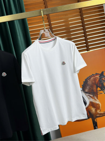 2025年4月25日入荷新作MONCLER半袖Tシャツ 原版复刻高級品香港の会社超厳選★入手困難/誕生日プレゼント/yinx工場