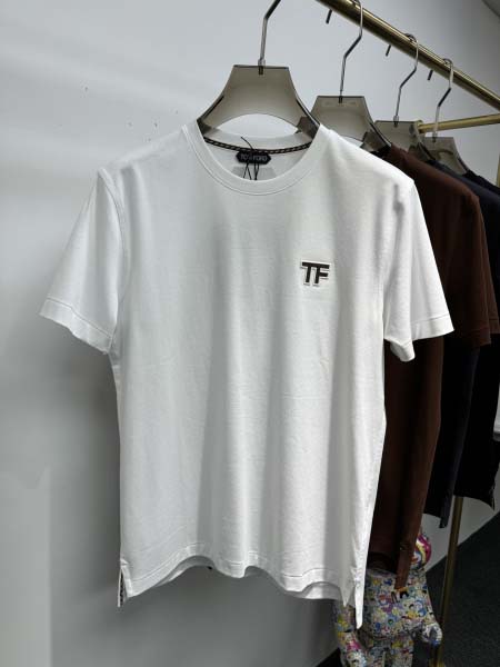 2025年4月26日入荷新作Tom Ford半袖Tシャツ 原版复刻高級品香港の会社超厳選★入手困難/誕生日プレゼント/yinx工場