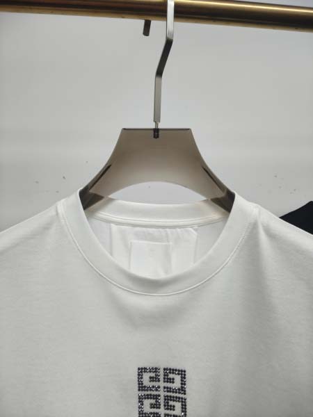 2025年4月26日入荷新作Givenchy半袖Tシャツ 原版复刻高級品香港の会社超厳選★入手困難/誕生日プレゼント/yinx工場