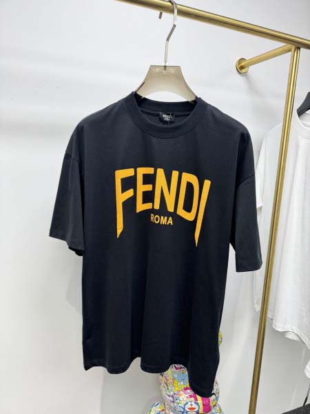 2025年4月26日入荷新作FENDI半袖Tシャツ 原版复刻高級品香港の会社超厳選★入手困難/誕生日プレゼント/yinx工場