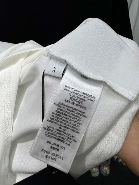 2025年4月26日入荷新作Burberry半袖Tシャツ 原版复刻高級品香港の会社超厳選★入手困難/誕生日プレゼント/yinx工場