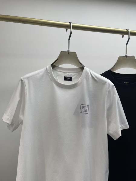 2025年4月26日入荷新作FENDI半袖Tシャツ 原版复刻高級品香港の会社超厳選★入手困難/誕生日プレゼント/yinx工場