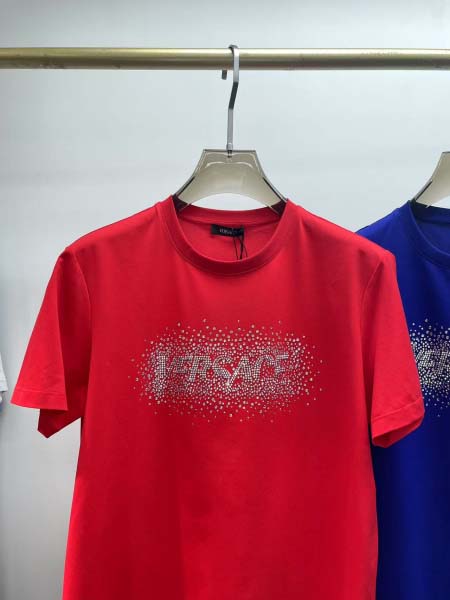 2025年4月26日入荷新作Versace半袖Tシャツ 原版复刻高級品香港の会社超厳選★入手困難/誕生日プレゼント/yinx工場