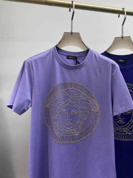 2025年4月26日入荷新作Versace半袖Tシャツ 原版复刻高級品香港の会社超厳選★入手困難/誕生日プレゼント/yinx工場