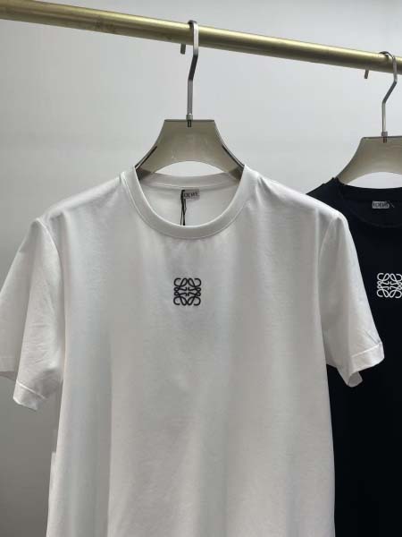 2025年4月26日入荷新作LOEWE半袖Tシャツ 原版复刻高級品香港の会社超厳選★入手困難/誕生日プレゼント/yinx工場