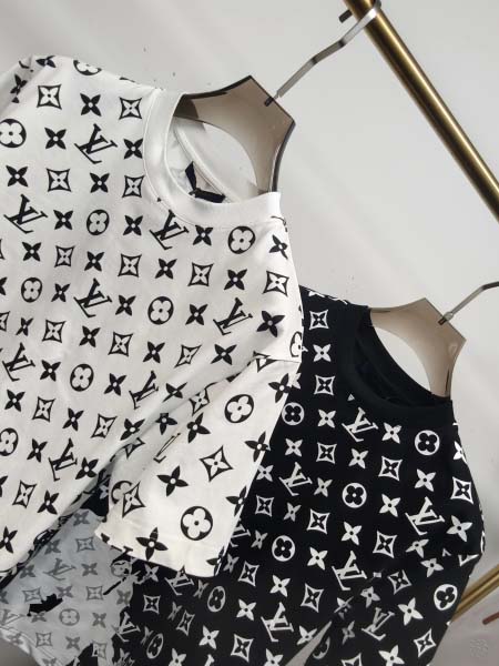 2025年4月26日入荷新作Louis Vuitton半袖Tシャツ 原版复刻高級品香港の会社超厳選★入手困難/誕生日プレゼント/yinx工場