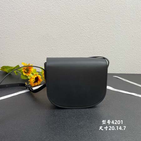 2025年4月27日入荷新作 CELINE バッグ 2022春夏FOLCO  型番4201 SIZE:20.14.7  /XX工場