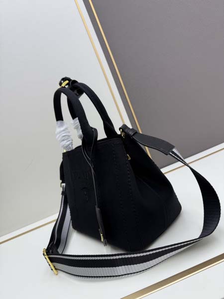 2025年4月27日入荷新作新品  2025summer  size:25*19*15cm  型番：1BD678  /XX工場