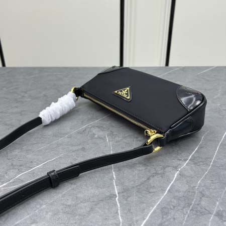 2025年4月27日入荷新作。新品わきの下バッグ1BH348/ Re-Edition SIZE:23.5xX10x底5cm  /XX工場