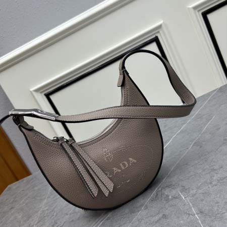 2025年4月27日入荷新作 PRADA バッグ  SIZE::21*13*5.5cm   /XX工場